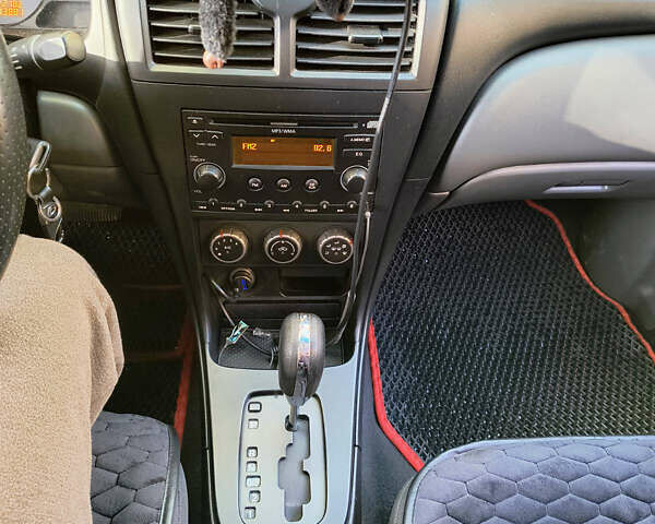 Белый Ниссан Альмера, объемом двигателя 1.6 л и пробегом 144 тыс. км за 6200 $, фото 7 на Automoto.ua