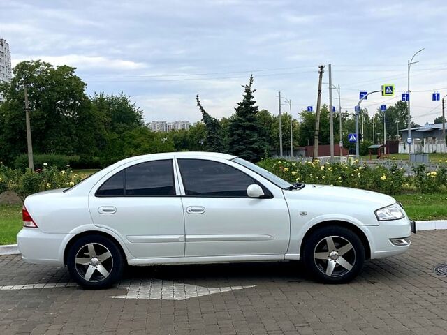 Белый Ниссан Альмера, объемом двигателя 1.6 л и пробегом 180 тыс. км за 4750 $, фото 4 на Automoto.ua