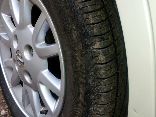 Белый Ниссан Альмера, объемом двигателя 1.6 л и пробегом 225 тыс. км за 4200 $, фото 12 на Automoto.ua