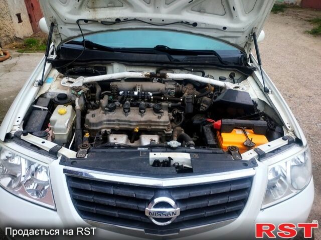 Белый Ниссан Альмера, объемом двигателя 1.6 л и пробегом 225 тыс. км за 4200 $, фото 5 на Automoto.ua