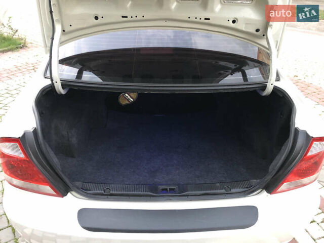 Белый Ниссан Альмера, объемом двигателя 1.6 л и пробегом 187 тыс. км за 5300 $, фото 31 на Automoto.ua