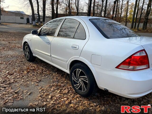 Белый Ниссан Альмера, объемом двигателя 1.6 л и пробегом 330 тыс. км за 3799 $, фото 5 на Automoto.ua