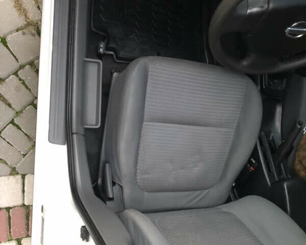 Белый Ниссан Альмера, объемом двигателя 1.6 л и пробегом 187 тыс. км за 5300 $, фото 9 на Automoto.ua