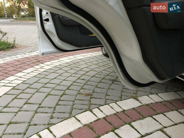 Белый Ниссан Альмера, объемом двигателя 1.6 л и пробегом 187 тыс. км за 5300 $, фото 38 на Automoto.ua