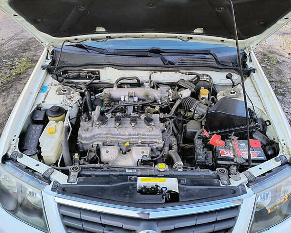 Белый Ниссан Альмера, объемом двигателя 1.6 л и пробегом 144 тыс. км за 6200 $, фото 21 на Automoto.ua