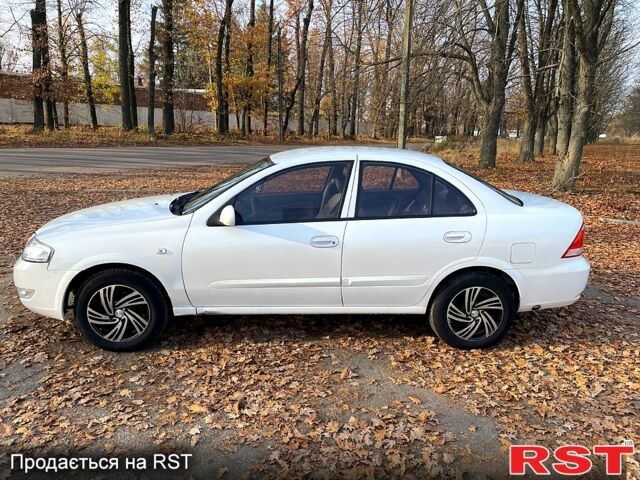 Белый Ниссан Альмера, объемом двигателя 1.6 л и пробегом 330 тыс. км за 3799 $, фото 6 на Automoto.ua