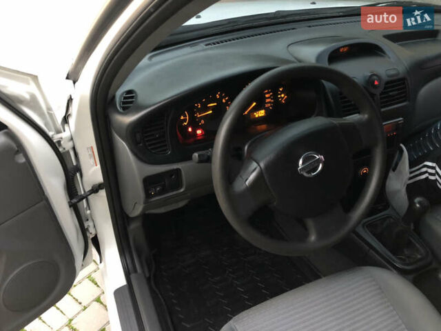 Белый Ниссан Альмера, объемом двигателя 1.6 л и пробегом 187 тыс. км за 5300 $, фото 8 на Automoto.ua