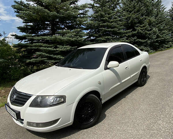 Белый Ниссан Альмера, объемом двигателя 1.6 л и пробегом 207 тыс. км за 5500 $, фото 1 на Automoto.ua