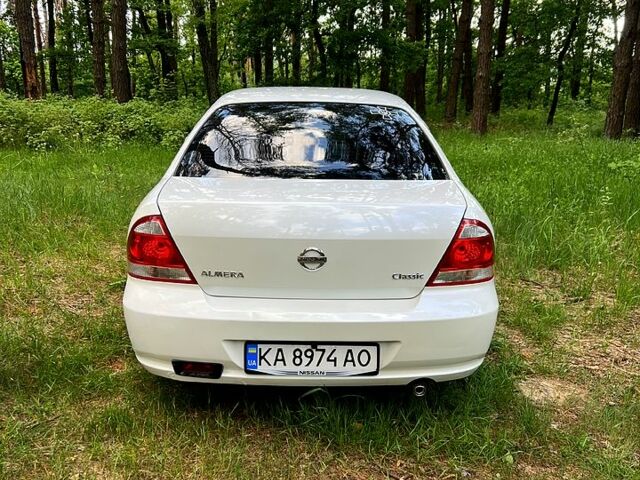 Белый Ниссан Альмера, объемом двигателя 1.6 л и пробегом 236 тыс. км за 5100 $, фото 3 на Automoto.ua