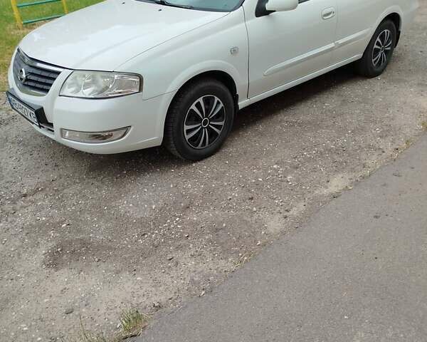 Белый Ниссан Альмера, объемом двигателя 1.6 л и пробегом 144 тыс. км за 5000 $, фото 1 на Automoto.ua