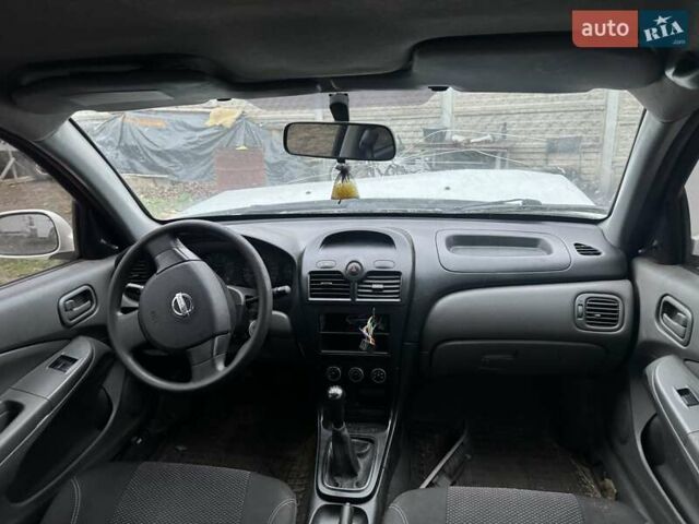 Белый Ниссан Альмера, объемом двигателя 1.6 л и пробегом 200 тыс. км за 1650 $, фото 7 на Automoto.ua