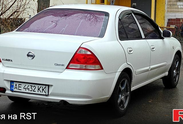 Белый Ниссан Альмера, объемом двигателя 1.6 л и пробегом 212 тыс. км за 4600 $, фото 4 на Automoto.ua