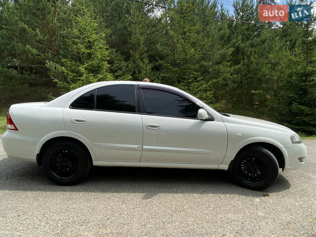 Белый Ниссан Альмера, объемом двигателя 1.6 л и пробегом 207 тыс. км за 5500 $, фото 5 на Automoto.ua