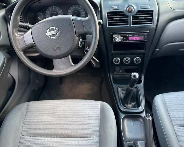 Белый Ниссан Альмера, объемом двигателя 1.6 л и пробегом 180 тыс. км за 5800 $, фото 14 на Automoto.ua