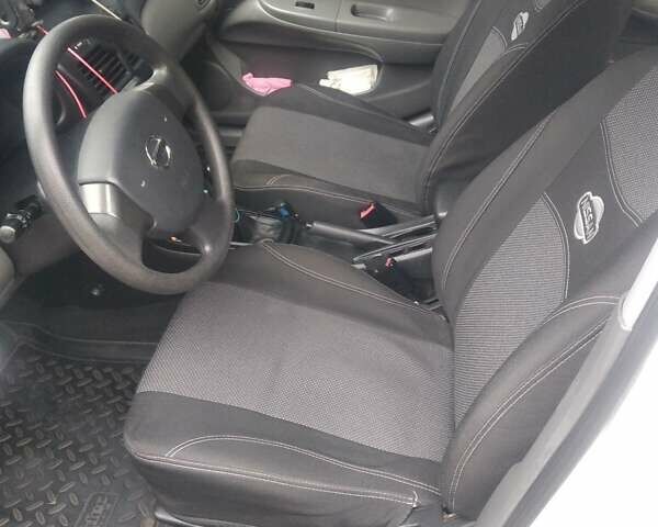 Белый Ниссан Альмера, объемом двигателя 1.6 л и пробегом 108 тыс. км за 5700 $, фото 8 на Automoto.ua