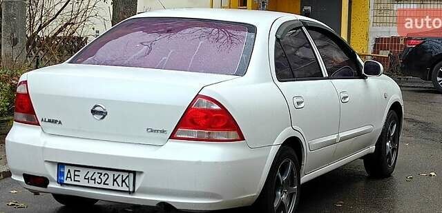 Белый Ниссан Альмера, объемом двигателя 1.6 л и пробегом 212 тыс. км за 4600 $, фото 2 на Automoto.ua