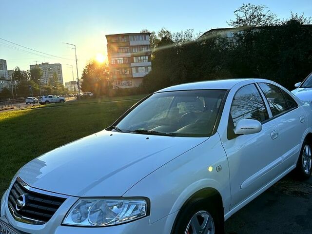Белый Ниссан Альмера, объемом двигателя 16 л и пробегом 165 тыс. км за 5600 $, фото 4 на Automoto.ua