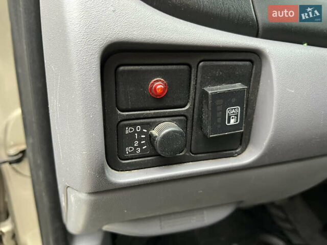 Бежевый Ниссан Альмера, объемом двигателя 1.5 л и пробегом 268 тыс. км за 2799 $, фото 12 на Automoto.ua