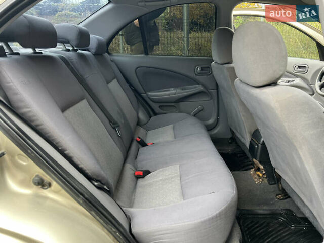 Бежевый Ниссан Альмера, объемом двигателя 1.77 л и пробегом 180 тыс. км за 2700 $, фото 16 на Automoto.ua