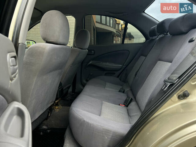 Бежевый Ниссан Альмера, объемом двигателя 1.77 л и пробегом 180 тыс. км за 2700 $, фото 15 на Automoto.ua