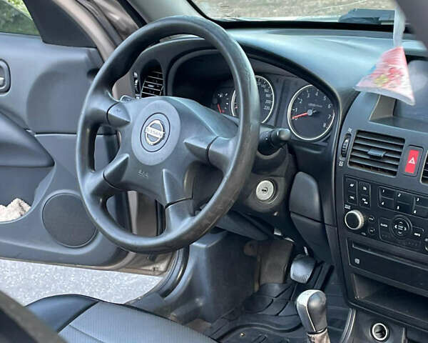 Бежевый Ниссан Альмера, объемом двигателя 1.5 л и пробегом 250 тыс. км за 4300 $, фото 13 на Automoto.ua