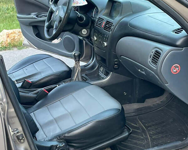 Бежевый Ниссан Альмера, объемом двигателя 1.5 л и пробегом 250 тыс. км за 4300 $, фото 12 на Automoto.ua