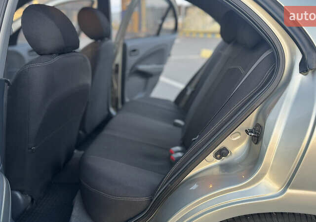 Бежевый Ниссан Альмера, объемом двигателя 1.6 л и пробегом 345 тыс. км за 4199 $, фото 25 на Automoto.ua