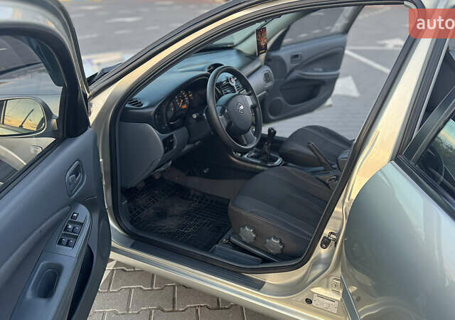 Бежевый Ниссан Альмера, объемом двигателя 1.6 л и пробегом 345 тыс. км за 4199 $, фото 26 на Automoto.ua