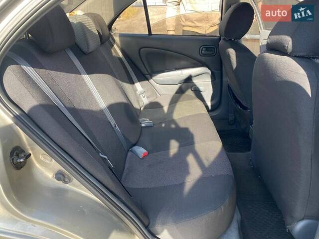 Бежевый Ниссан Альмера, объемом двигателя 1.6 л и пробегом 248 тыс. км за 3990 $, фото 10 на Automoto.ua