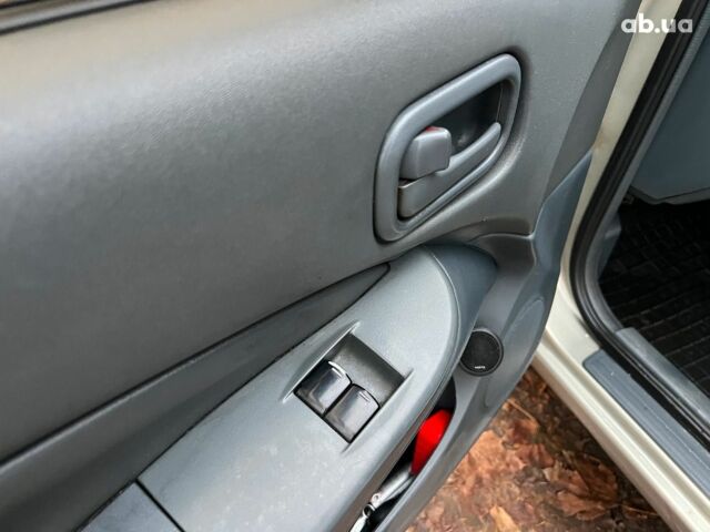 Бежевий Ніссан Альмера, об'ємом двигуна 1.6 л та пробігом 315 тис. км за 4290 $, фото 9 на Automoto.ua