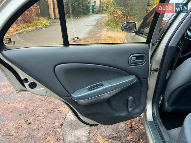 Бежевий Ніссан Альмера, об'ємом двигуна 1.6 л та пробігом 315 тис. км за 4290 $, фото 17 на Automoto.ua