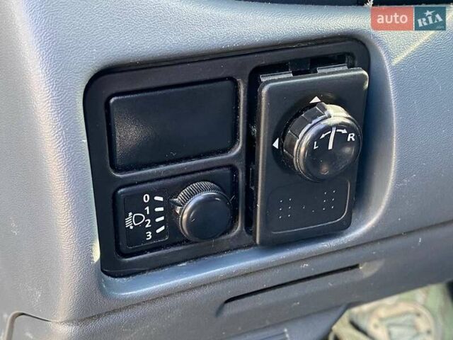 Бежевый Ниссан Альмера, объемом двигателя 1.6 л и пробегом 248 тыс. км за 3990 $, фото 22 на Automoto.ua