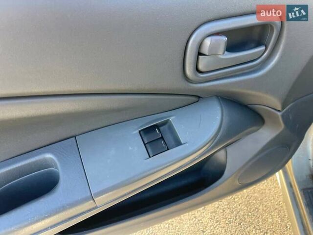 Бежевый Ниссан Альмера, объемом двигателя 1.6 л и пробегом 248 тыс. км за 3790 $, фото 14 на Automoto.ua