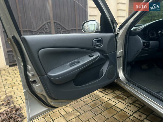 Бежевый Ниссан Альмера, объемом двигателя 1.6 л и пробегом 270 тыс. км за 3799 $, фото 9 на Automoto.ua