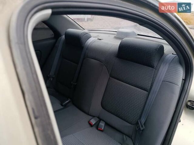 Бежевий Ніссан Альмера, об'ємом двигуна 1.6 л та пробігом 290 тис. км за 4100 $, фото 34 на Automoto.ua