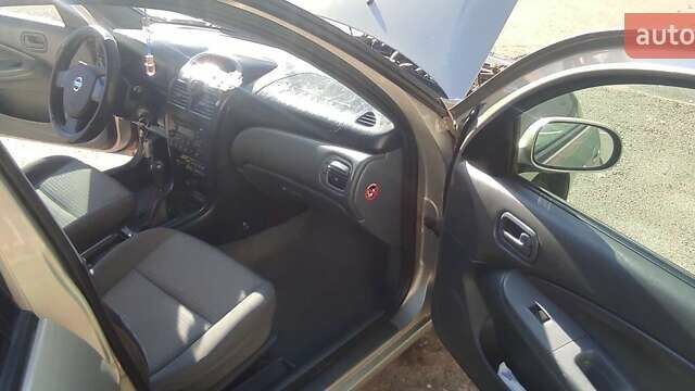 Бежевый Ниссан Альмера, объемом двигателя 1.6 л и пробегом 252 тыс. км за 4700 $, фото 7 на Automoto.ua