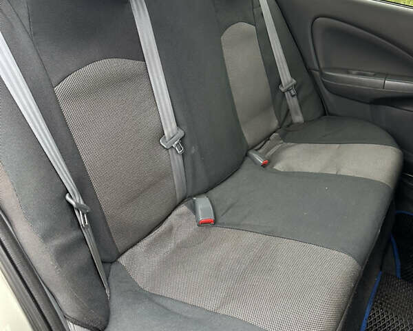 Бежевий Ніссан Альмера, об'ємом двигуна 1.6 л та пробігом 226 тис. км за 4300 $, фото 26 на Automoto.ua