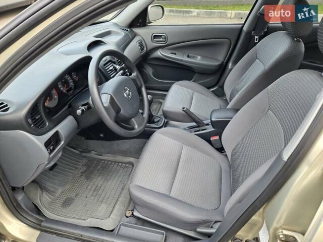 Бежевый Ниссан Альмера, объемом двигателя 1.6 л и пробегом 75 тыс. км за 4500 $, фото 10 на Automoto.ua