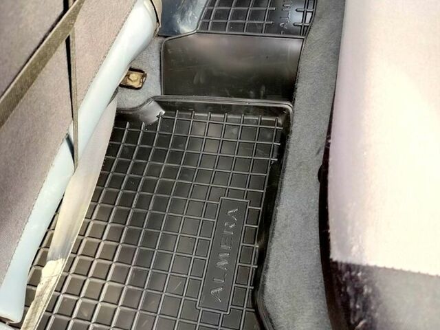 Бежевый Ниссан Альмера, объемом двигателя 1.6 л и пробегом 300 тыс. км за 4300 $, фото 9 на Automoto.ua