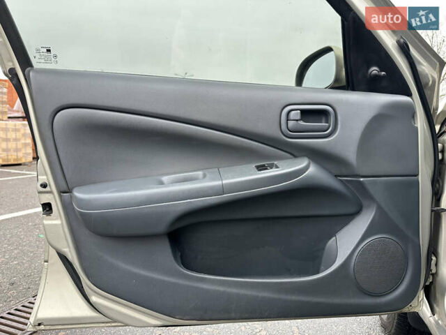 Бежевий Ніссан Альмера, об'ємом двигуна 1.6 л та пробігом 226 тис. км за 4300 $, фото 17 на Automoto.ua