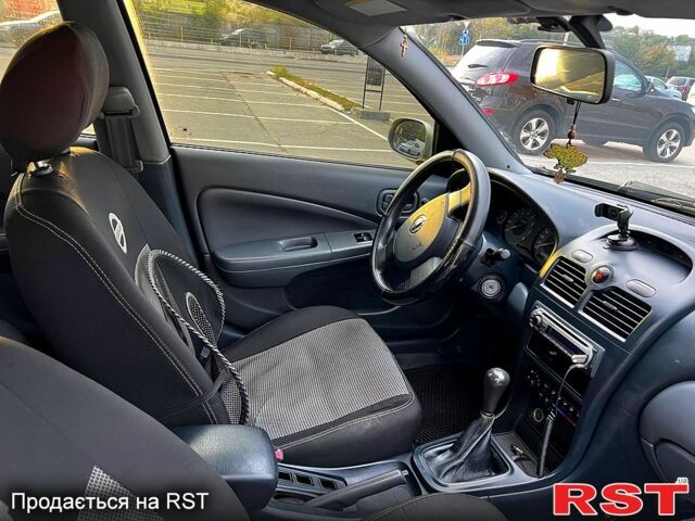 Бежевый Ниссан Альмера, объемом двигателя 1.6 л и пробегом 226 тыс. км за 4100 $, фото 10 на Automoto.ua