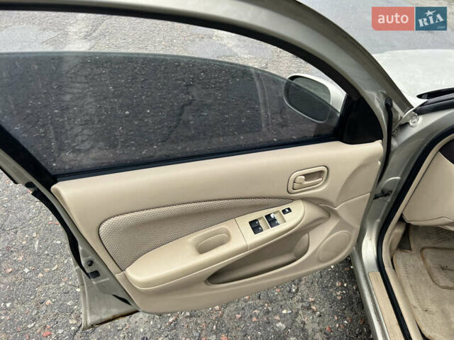 Бежевый Ниссан Альмера, объемом двигателя 1.6 л и пробегом 200 тыс. км за 3400 $, фото 11 на Automoto.ua