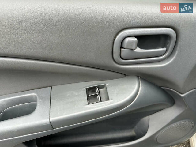 Бежевий Ніссан Альмера, об'ємом двигуна 1.6 л та пробігом 226 тис. км за 4300 $, фото 18 на Automoto.ua