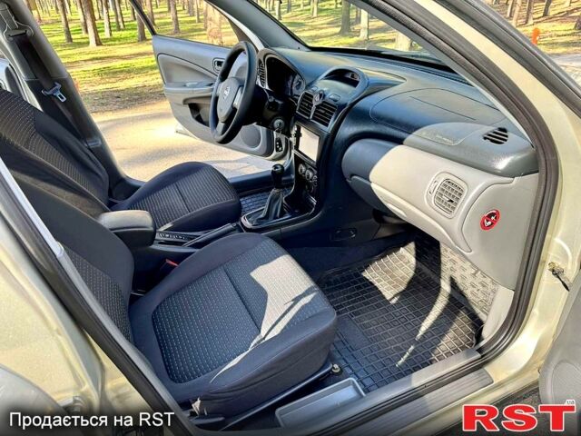 Бежевый Ниссан Альмера, объемом двигателя 1.6 л и пробегом 220 тыс. км за 4500 $, фото 8 на Automoto.ua