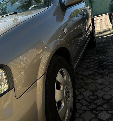 Бежевий Ніссан Альмера, об'ємом двигуна 1.6 л та пробігом 300 тис. км за 4650 $, фото 7 на Automoto.ua