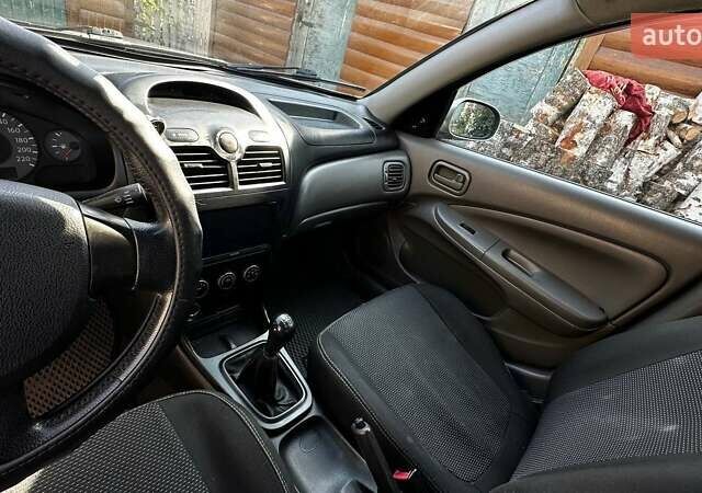 Бежевий Ніссан Альмера, об'ємом двигуна 1.6 л та пробігом 300 тис. км за 4650 $, фото 10 на Automoto.ua