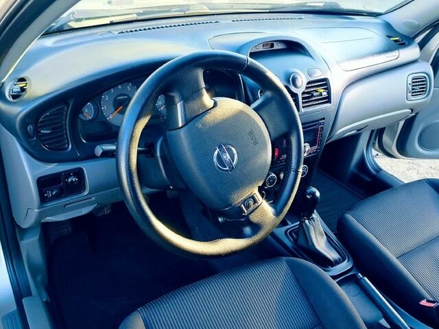 Бежевый Ниссан Альмера, объемом двигателя 1.6 л и пробегом 424 тыс. км за 4500 $, фото 10 на Automoto.ua