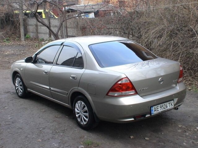 Бежевый Ниссан Альмера, объемом двигателя 1.6 л и пробегом 229 тыс. км за 5000 $, фото 3 на Automoto.ua