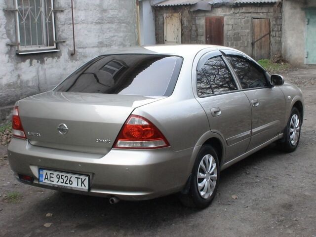 Бежевый Ниссан Альмера, объемом двигателя 1.6 л и пробегом 229 тыс. км за 5000 $, фото 4 на Automoto.ua