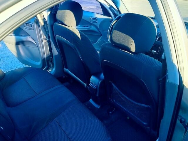 Бежевый Ниссан Альмера, объемом двигателя 1.6 л и пробегом 424 тыс. км за 4500 $, фото 9 на Automoto.ua